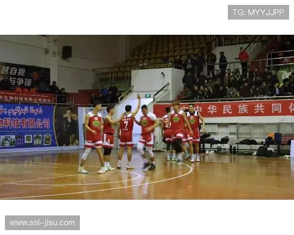 2025年青岛市全民健身篮球联赛开赛 65支队伍千余选手同场竞技展风采